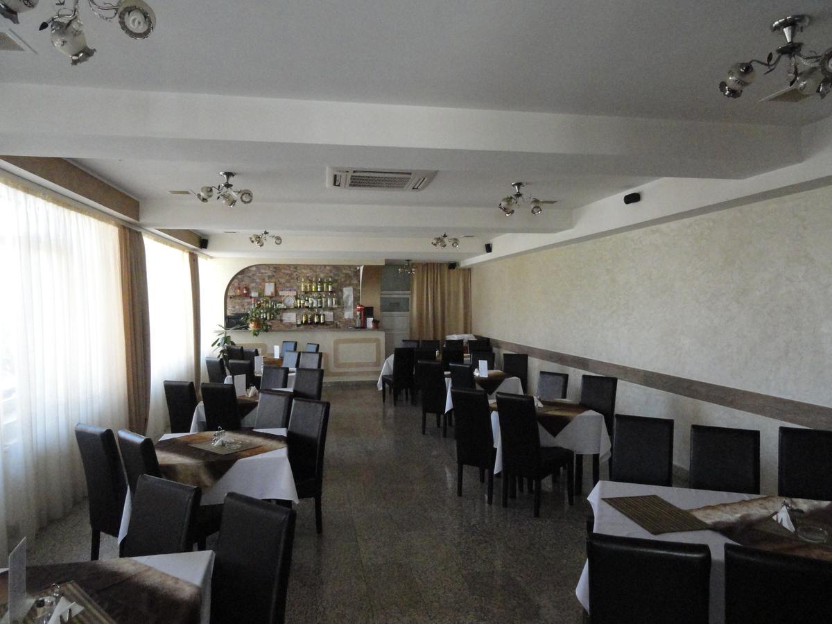 Pensiune Restaurant Avangarde Piteşti Exteriör bild