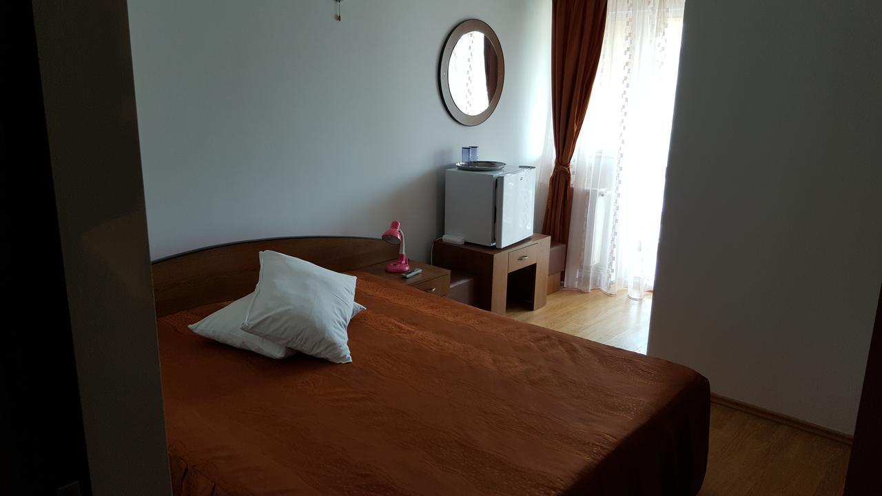 Pensiune Restaurant Avangarde Piteşti Rum bild